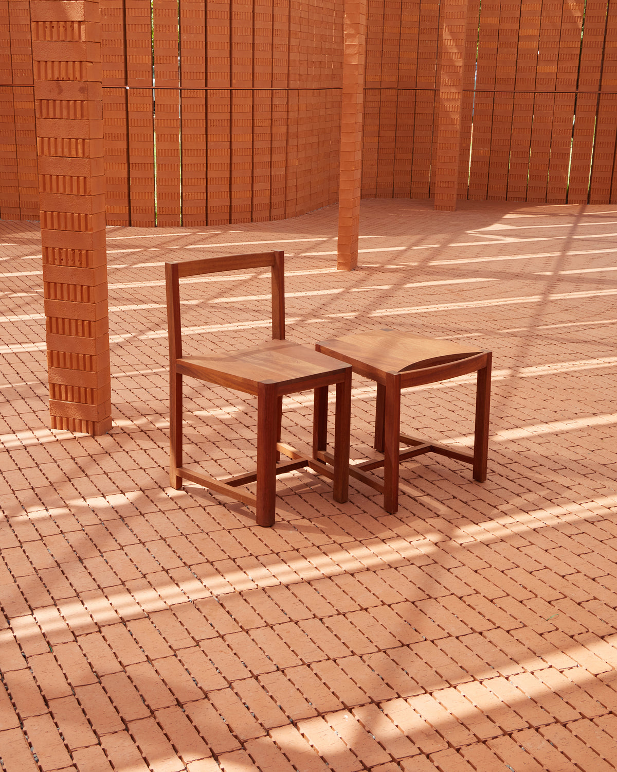 a serpentine Stool/Chair